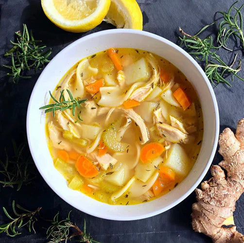 شوربة الدجاج والمعكرونة الباردة